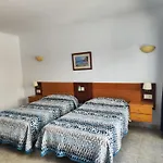 Apartamentos Leonor Carihuela