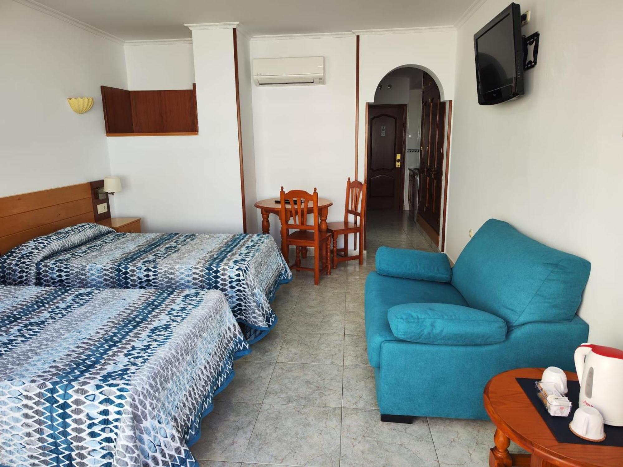 Leonor Carihuela Apartment Torremolinos
